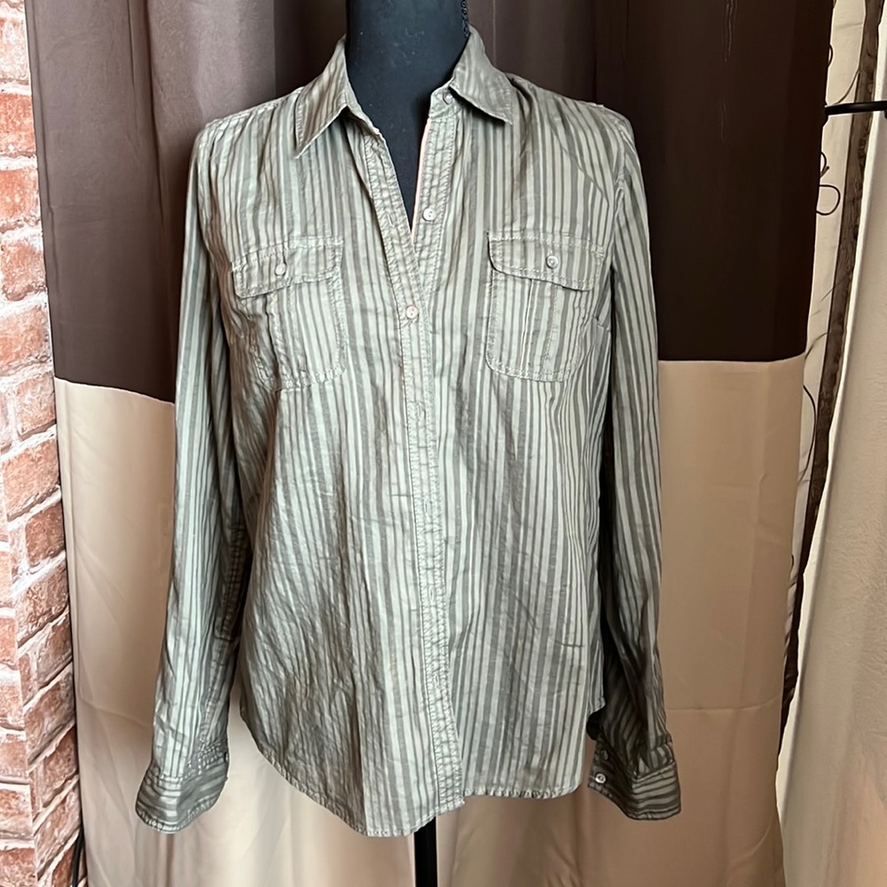Express women’s button down shirt in size S